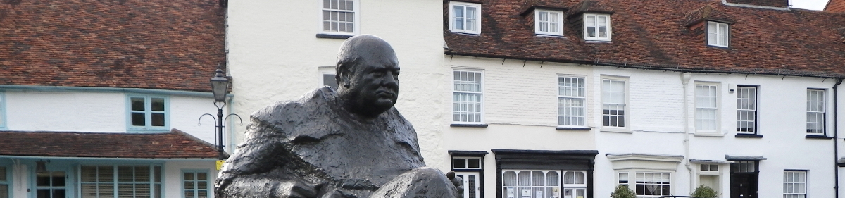 Winston Churchill surveys the green at Westerham in Kent