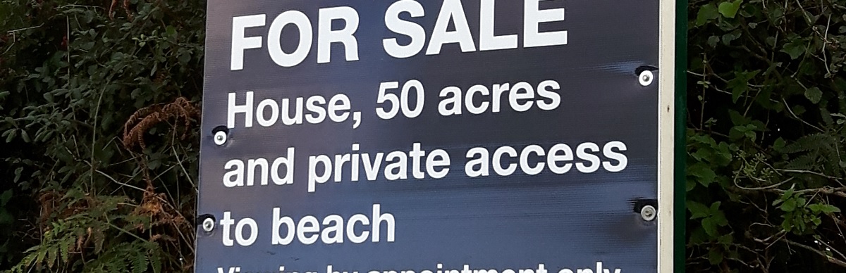 For sale house with 50 acres, private beach - and no tenants
