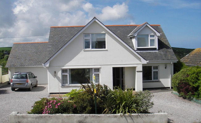 port-isaac-building Dormer Bungalow in Port Isaac