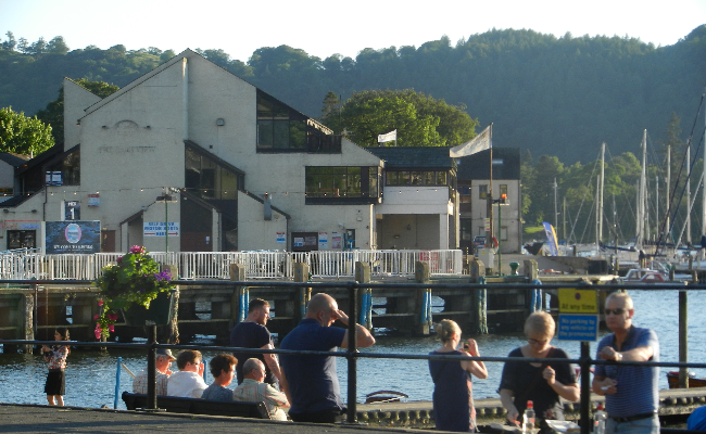 windermere-waterfront-houses Windermere waterfront houses