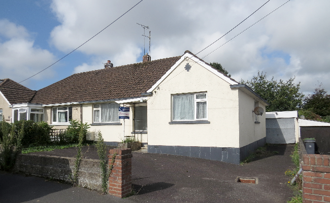 bungalow-property-garage Bungalow property