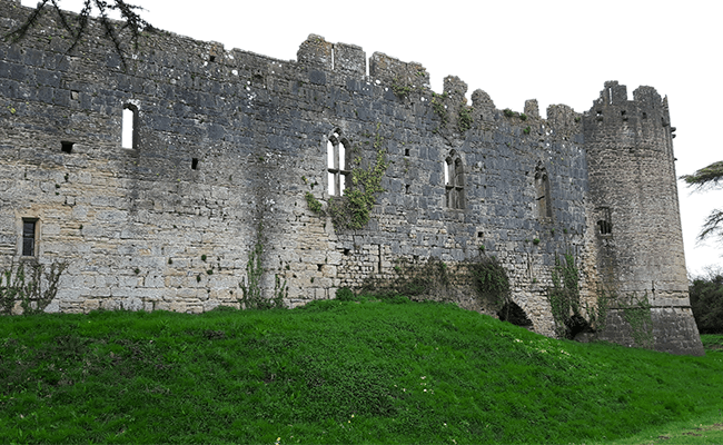 caldicot-castle-boundary