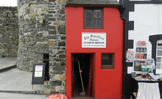 Conwy The Smallest House in Great Britain