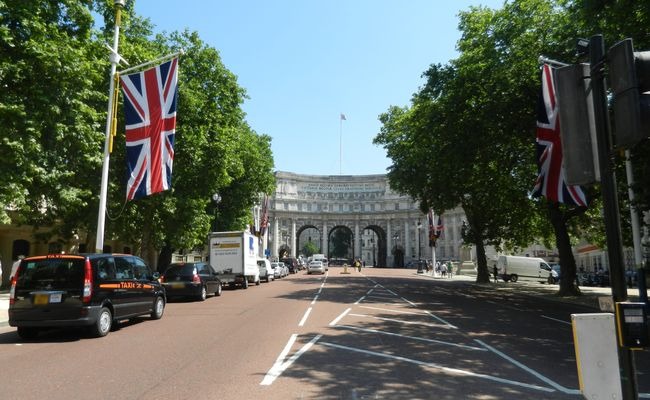 Admiralty Arch Neoclassical Building