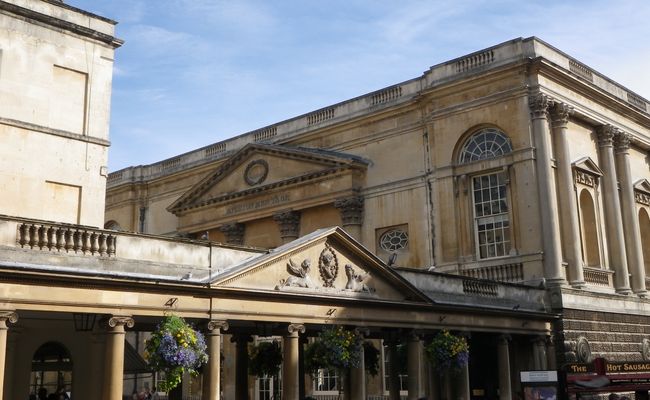 Stone building on Stall St in Bath