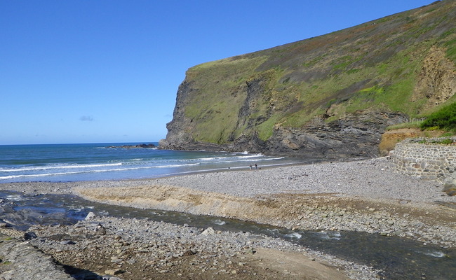 A view of Crackington Haven Cliffs