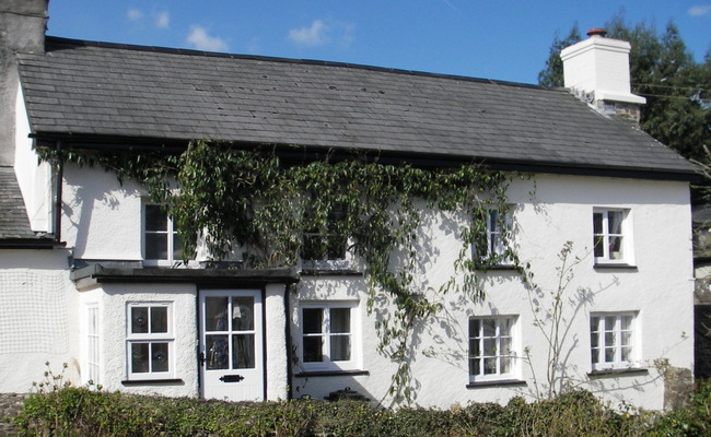 White plastered Cottage in South Molton