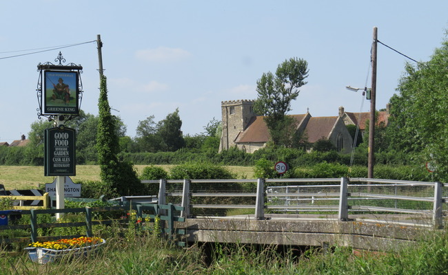 Thame pub and bridge.