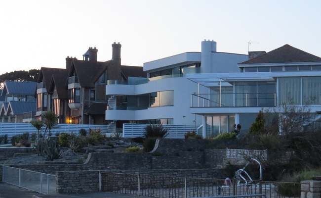 Modern Seafront property in Sandbanks