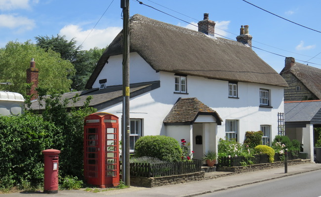 Thatched cottage in Shillingstone