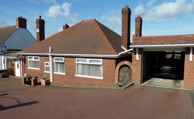 Bungalow in Dudley