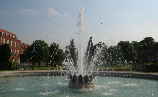 Welwyn Garden city water fountain