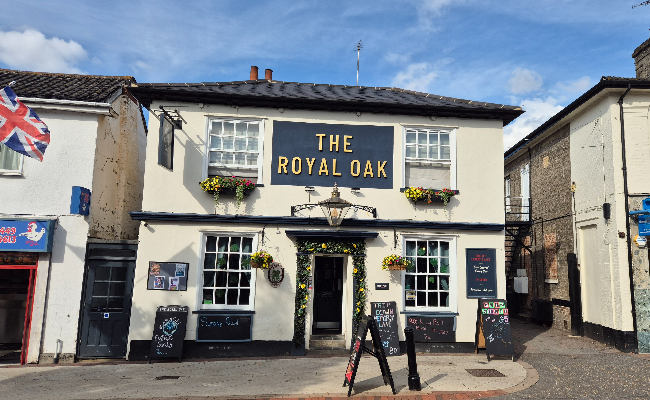 stowmarket-pub-building The Royal Oak pub building in Stowmarket